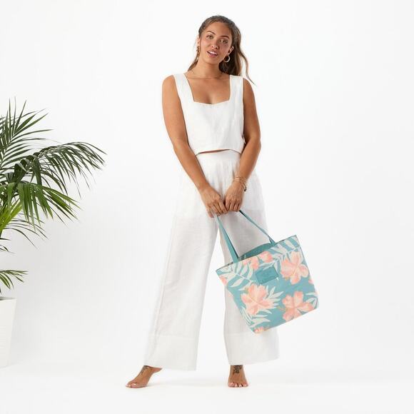 Aloha Collection• REVERSIBLE TOTE Adrift/ Pink Salt Tide - Picture 1 of 17